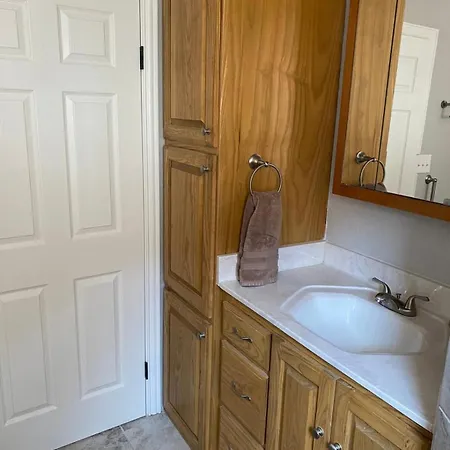Huge 8 Apartment