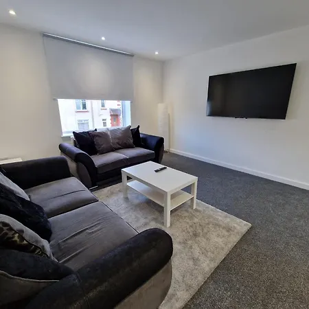 Modern 2 Bedroom With Extra Loft Bedroom *