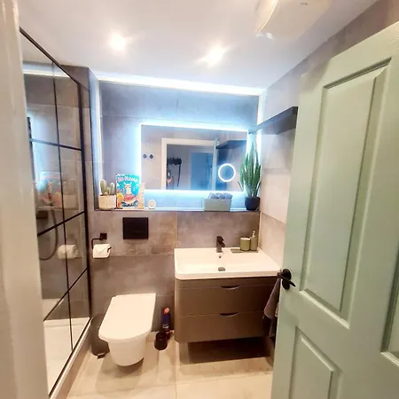 Modern - Free Parking * Glasgow