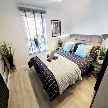 Modern - Free Parking *