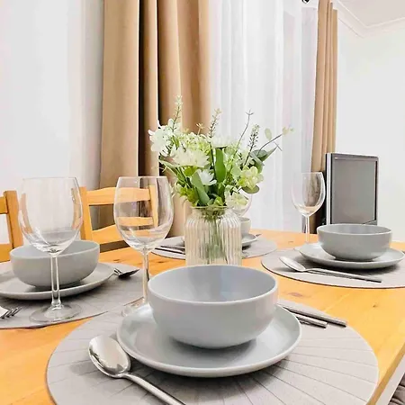Lovely 1-bedroom In Near Subway Appartamento