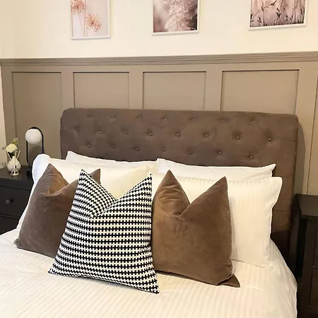 Lovely 1-bedroom In Near Subway