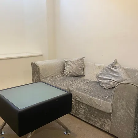 Проживание в семье Private In West End Глазго