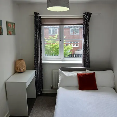 Urban Escape Free Parking 20min Walk To Center Ferienhaus Glasgow