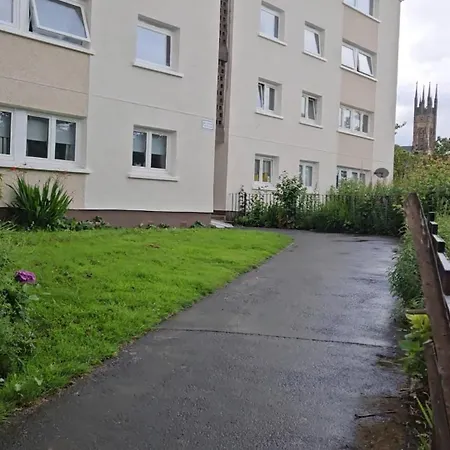 Spacious 2 Bedrooms Apartament *