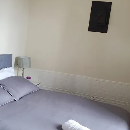 Apartment Cosy And Bright 3-bedroom Flat *