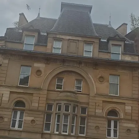 Apartment Cosy And Bright 3-bedroom Flat Glasgow