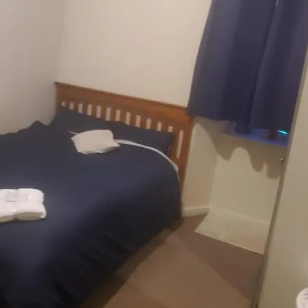 Apartment Cosy And Bright 3-bedroom Flat Glasgow