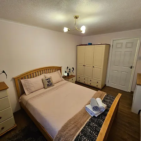 Spacious 2 Bedrooms Apartament *