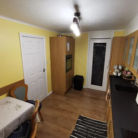 Spacious 2 Bedrooms Glasgow
