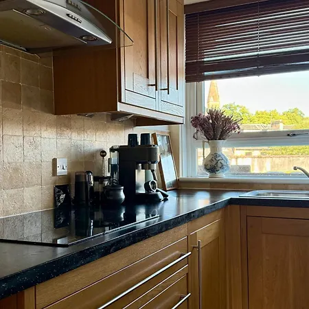 Apartment Two Bedroom Maisonette In The Heart Of The West End