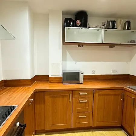 Sunny Apartment Glasgow