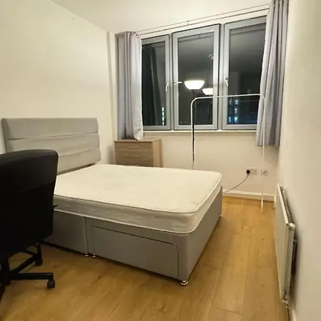 Sunny Apartment * Glasgow