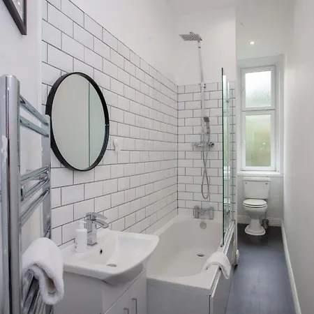 Appartement Modern, Light-filled And Sleek West End *