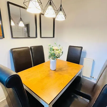 Elegant 3br House In Glasgow