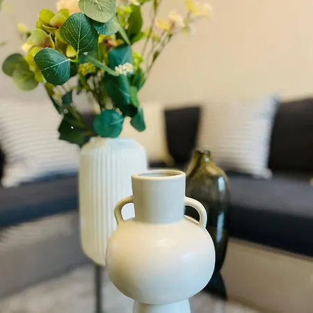 Vakantiehuis Elegant 3br House In