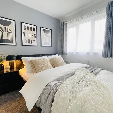 Elegant 3br House In Сasa de vacaciones *