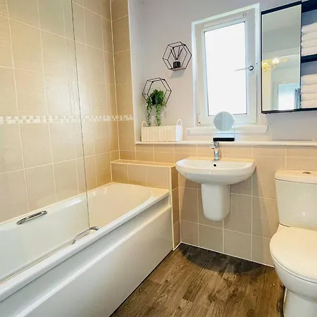 Elegant 3br House In * Glasgow