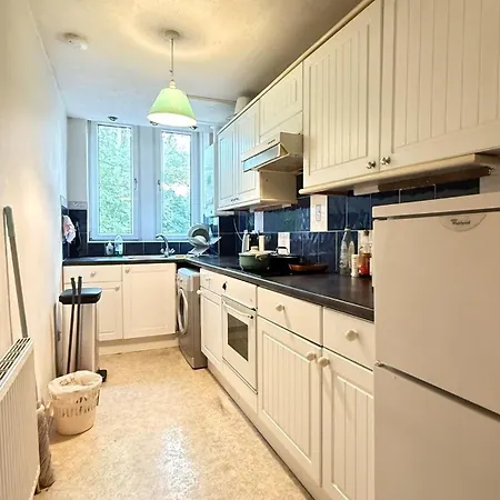 Apartment One Bedroom Flat Close To Centre And Amenities Glasgow