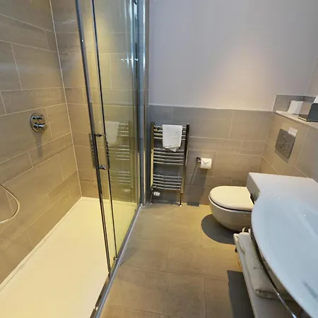 Otel Glynhill & Near Airport Glasgow