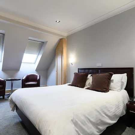 Hotel Glynhill & Near Airport