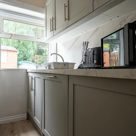 3 Bdr Flat By Caledonia Luxe Short Lets & Serviced