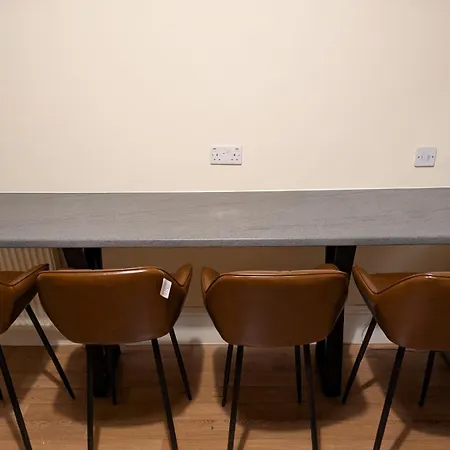 Very Large Roomz グラスゴー