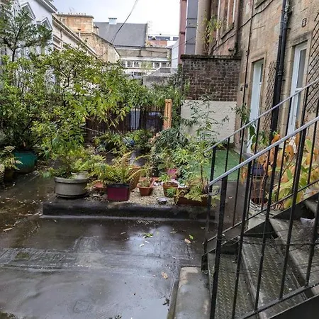 Very Large Roomz グラスゴー