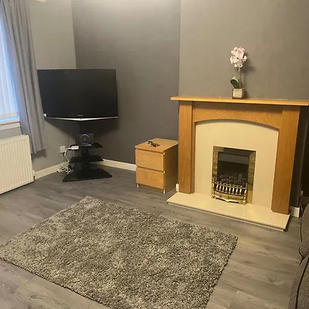 3 Bedroom House Ideal For Contractors Sleeps 6 Glasgow