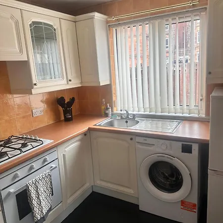 Apartmán 3br Flat Sleeps 6 West End Sights Driveway *