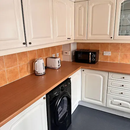 3br Flat Sleeps 6 West End Sights Driveway * Glasgow