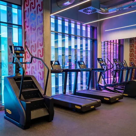 Hotel The Social Hub 4*