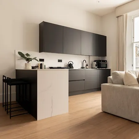 Moment Blythswood St