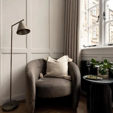 Moment Blythswood St Aparthotel 3*