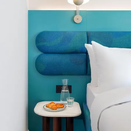 Hotel The Social Hub 4*