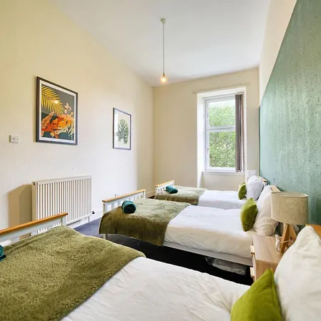 Group 4br Sleeps 11 Near Ibrox Parking *