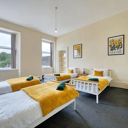 Group 4br Sleeps 11 Near Ibrox Parking