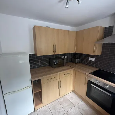 Centre 2 Bed Apartment *