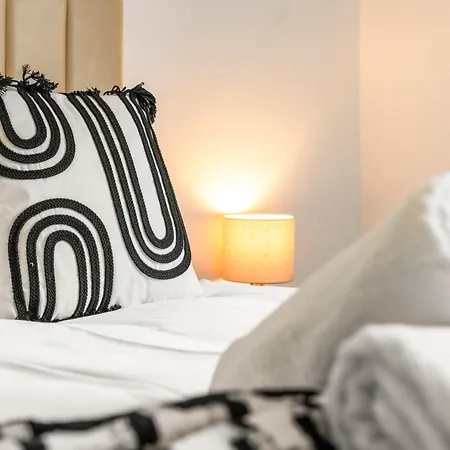 Cosy And Bright 3-bedroom Flat グラスゴー