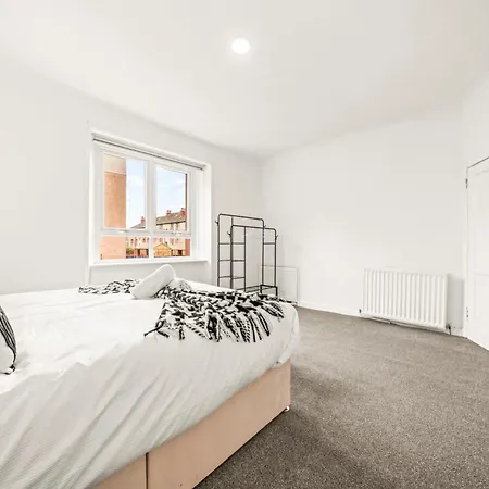 Cosy And Bright 3-bedroom Flat Διαμέρισμα