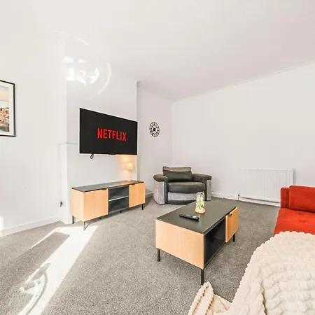 Cosy And Bright 3-bedroom Flat アパート グラスゴー