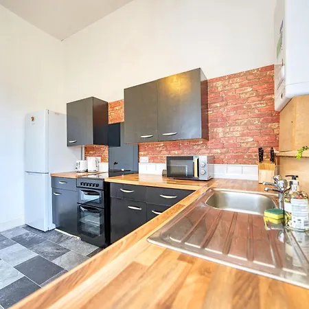 Group 4br Sleeps 11 Near Ibrox Parking *