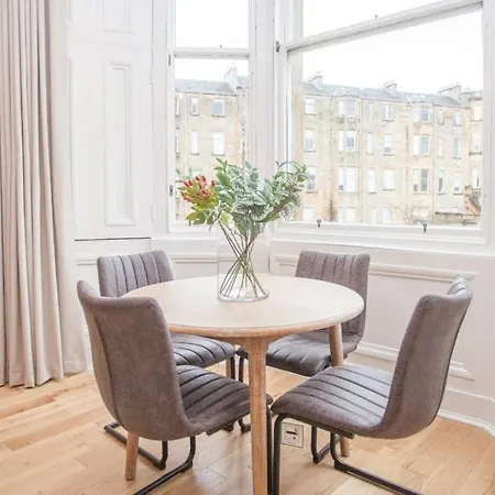 Апартаменты Spacious Period In *