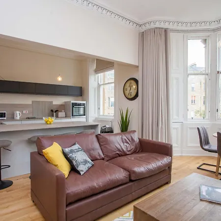 Apartment Spacious Period In Glasgow