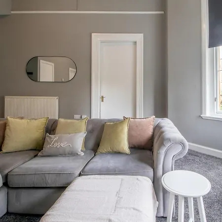 Pass The Keys West End Wonder 公寓