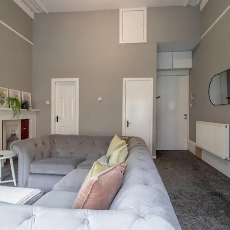 아파트 Pass The Keys West End Wonder 글라스고