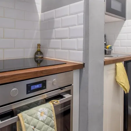 Pass The Keys West End Wonder * 글라스고