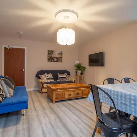 Gem Main Door Parking - Pass The Keys 格拉斯哥