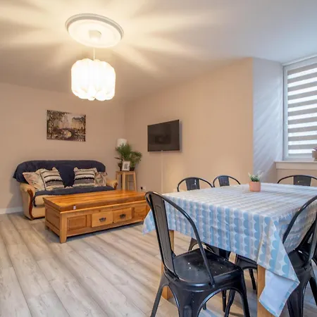 Gem Main Door Parking - Pass The Keys * 格拉斯哥