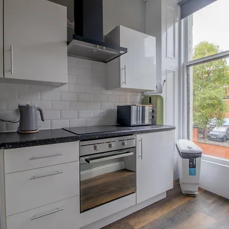 Spacious Hillhead Haven - Pass The Keys Glasgow